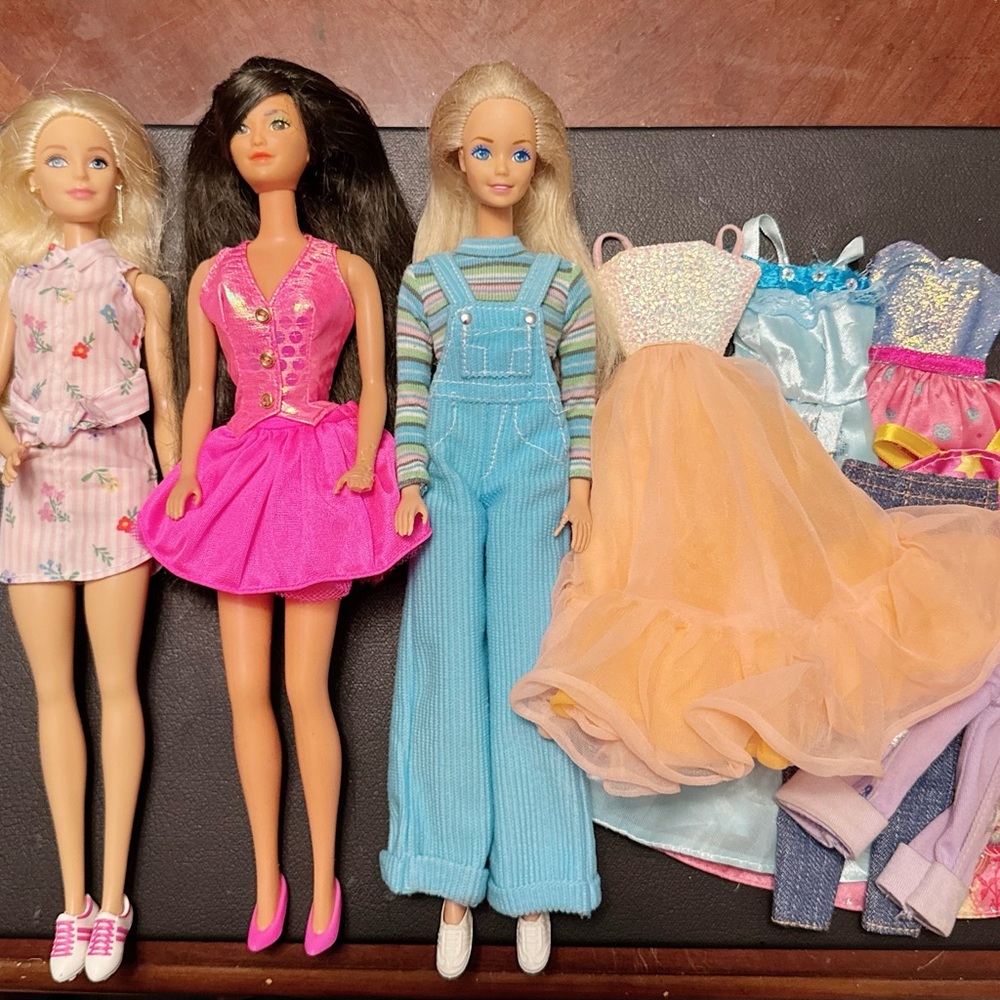 Barbie and clothes lot